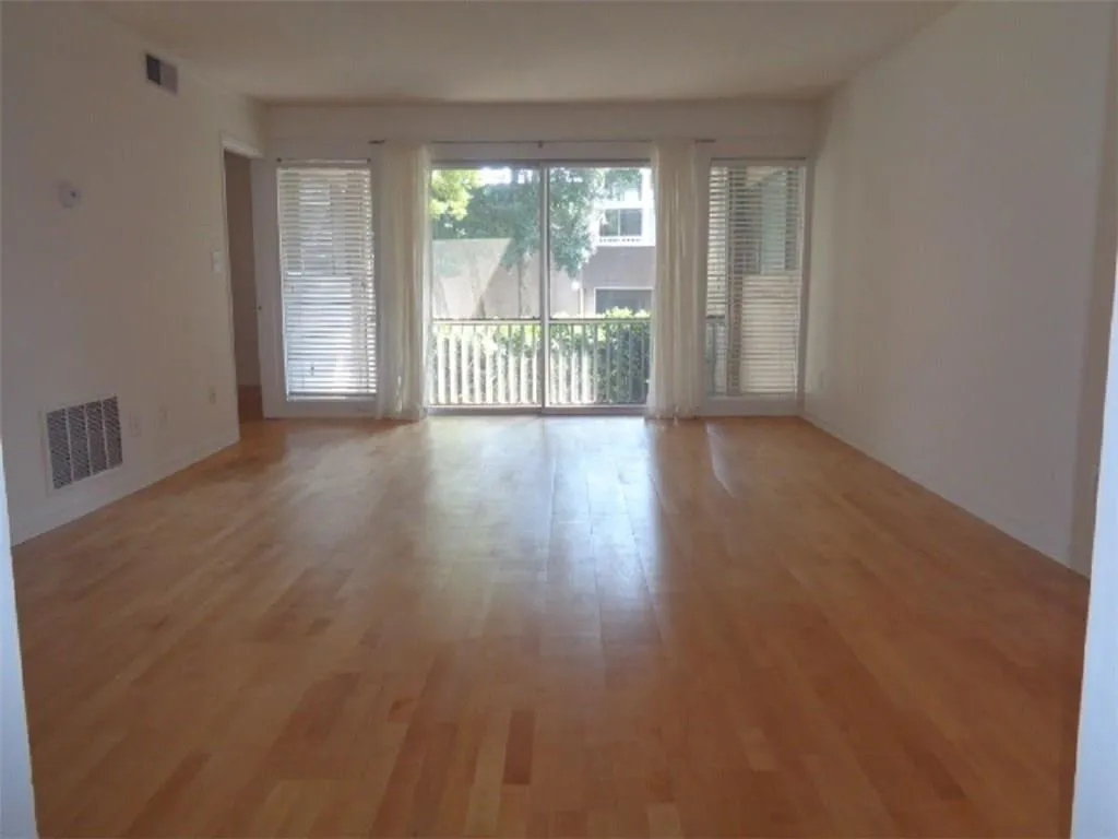 346 Carpenter Drive Unit 31, Atlanta, Georgia 30328, 2 Bedrooms Bedrooms, ,2 BathroomsBathrooms,Residential,Sold,346 Carpenter Drive Unit 31,5912010