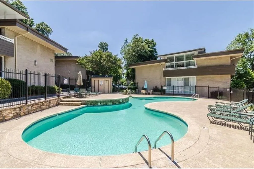 346 Carpenter Drive Unit 31, Atlanta, Georgia 30328, 2 Bedrooms Bedrooms, ,2 BathroomsBathrooms,Residential,Sold,346 Carpenter Drive Unit 31,5912010