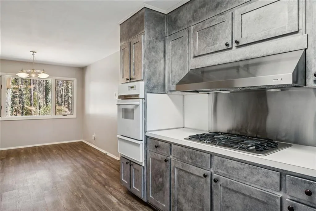 6375 River Overlook Drive Nw, Atlanta, Georgia 30328, 3 Bedrooms Bedrooms, ,4 BathroomsBathrooms,Residential,Sold,6375 River Overlook Drive Nw,7717913