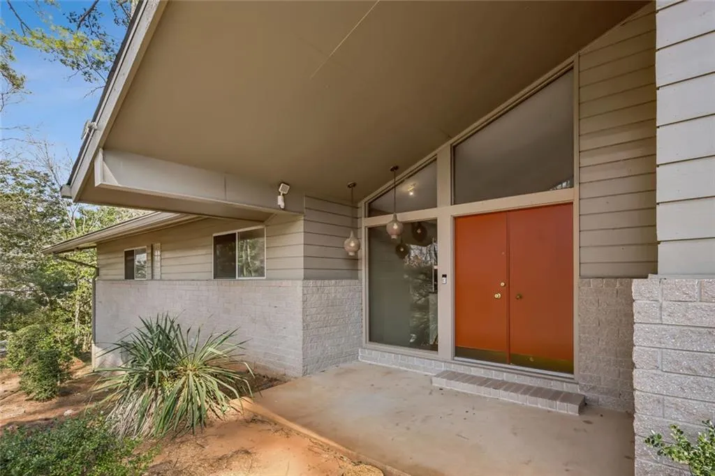 6375 River Overlook Drive Nw, Atlanta, Georgia 30328, 3 Bedrooms Bedrooms, ,4 BathroomsBathrooms,Residential,Sold,6375 River Overlook Drive Nw,7717913