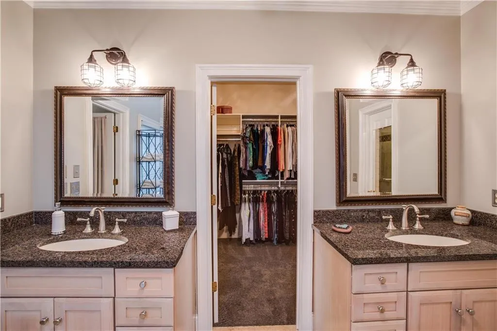 285 Lackland Court, Sandy Springs, Georgia 30350, 5 Bedrooms Bedrooms, ,4 BathroomsBathrooms,Residential,Sold,285 Lackland Court,5970320