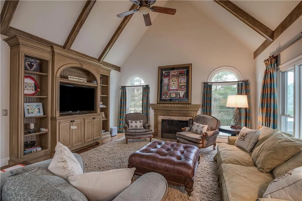 285 Lackland Court, Sandy Springs, Georgia 30350, 5 Bedrooms Bedrooms, ,4 BathroomsBathrooms,Residential,Sold,285 Lackland Court,5970320