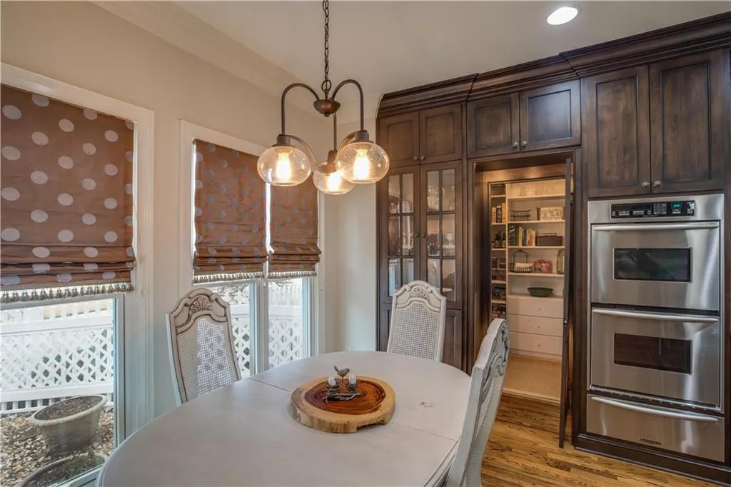 285 Lackland Court, Sandy Springs, Georgia 30350, 5 Bedrooms Bedrooms, ,4 BathroomsBathrooms,Residential,Sold,285 Lackland Court,5970320