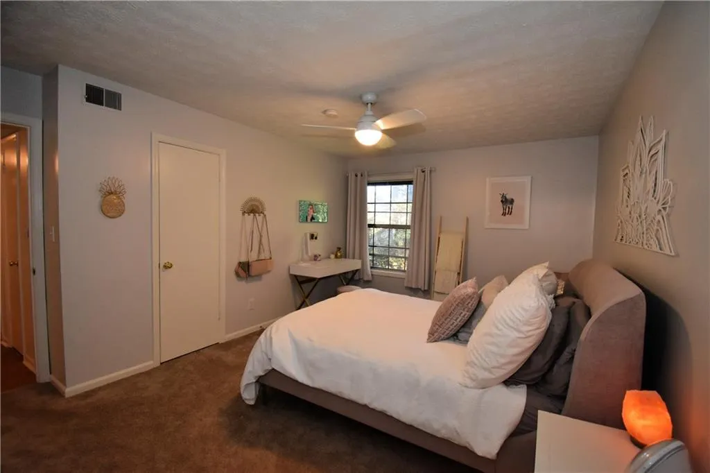 725 Dalrymple Road Unit 1c, Sandy Springs, Georgia 30328, 2 Bedrooms Bedrooms, ,2 BathroomsBathrooms,Residential,Sold,725 Dalrymple Road Unit 1c,6808759