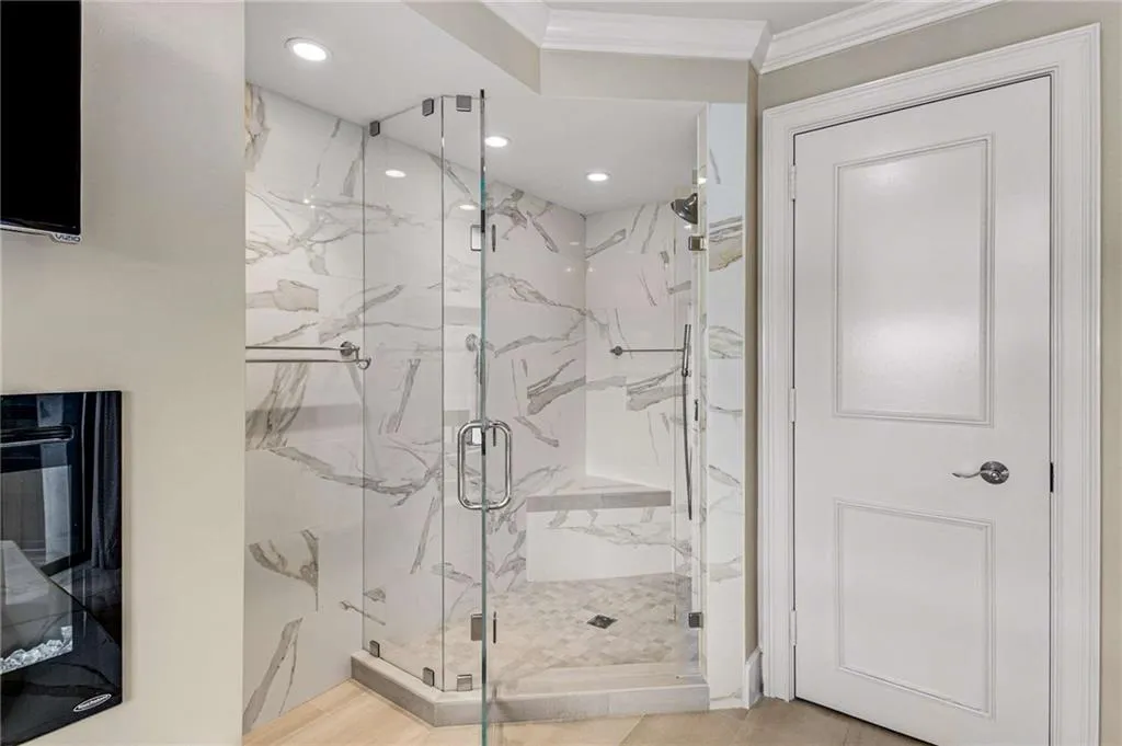 2660 Peachtree Road Nw Unit 20d, Atlanta, Georgia 30305, 4 Bedrooms Bedrooms, ,3 BathroomsBathrooms,Residential,For Sale,2660 Peachtree Road Nw Unit 20d,7612697