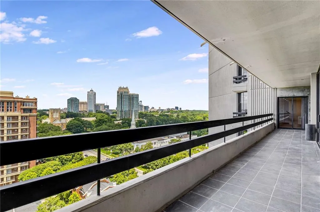 2660 Peachtree Road Nw Unit 20d, Atlanta, Georgia 30305, 4 Bedrooms Bedrooms, ,3 BathroomsBathrooms,Residential,For Sale,2660 Peachtree Road Nw Unit 20d,7612697