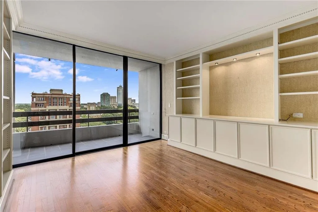 2660 Peachtree Road Nw Unit 20d, Atlanta, Georgia 30305, 4 Bedrooms Bedrooms, ,3 BathroomsBathrooms,Residential,For Sale,2660 Peachtree Road Nw Unit 20d,7612697