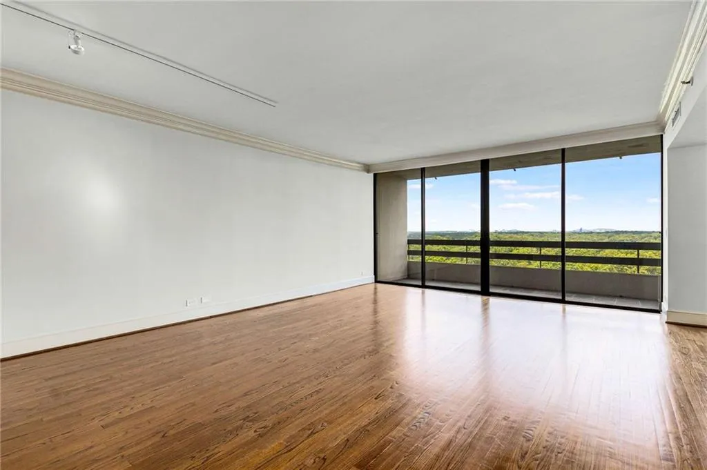2660 Peachtree Road Nw Unit 20d, Atlanta, Georgia 30305, 4 Bedrooms Bedrooms, ,3 BathroomsBathrooms,Residential,For Sale,2660 Peachtree Road Nw Unit 20d,7612697