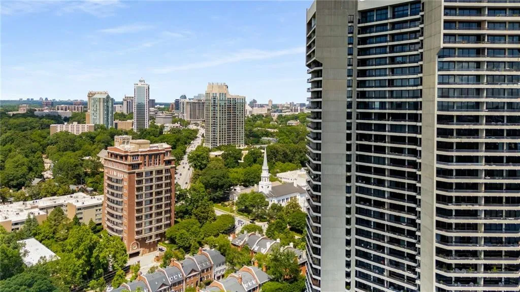 2660 Peachtree Road Nw Unit 20d, Atlanta, Georgia 30305, 4 Bedrooms Bedrooms, ,3 BathroomsBathrooms,Residential,For Sale,2660 Peachtree Road Nw Unit 20d,7612697