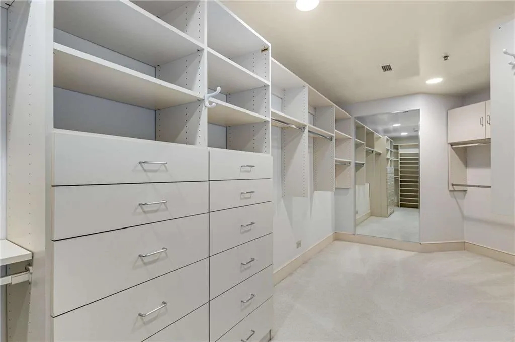 2660 Peachtree Road Nw Unit 20d, Atlanta, Georgia 30305, 4 Bedrooms Bedrooms, ,3 BathroomsBathrooms,Residential,For Sale,2660 Peachtree Road Nw Unit 20d,7612697