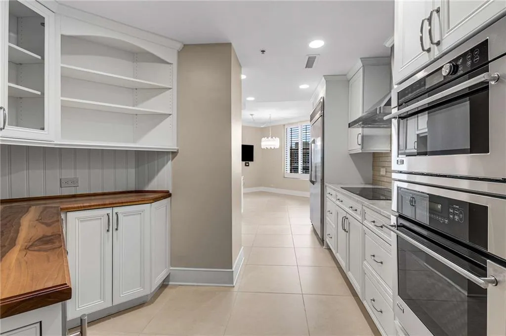 2660 Peachtree Road Nw Unit 20d, Atlanta, Georgia 30305, 4 Bedrooms Bedrooms, ,3 BathroomsBathrooms,Residential,For Sale,2660 Peachtree Road Nw Unit 20d,7612697