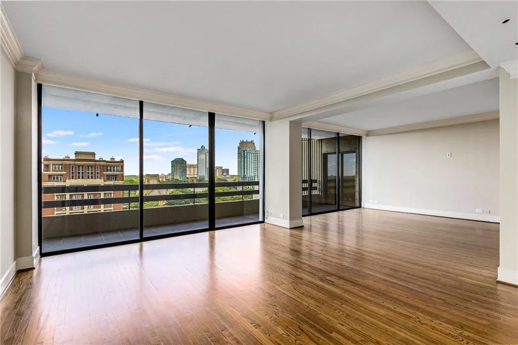2660 Peachtree Road Nw Unit 20d, Atlanta, Georgia 30305, 4 Bedrooms Bedrooms, ,3 BathroomsBathrooms,Residential,For Sale,2660 Peachtree Road Nw Unit 20d,7612697