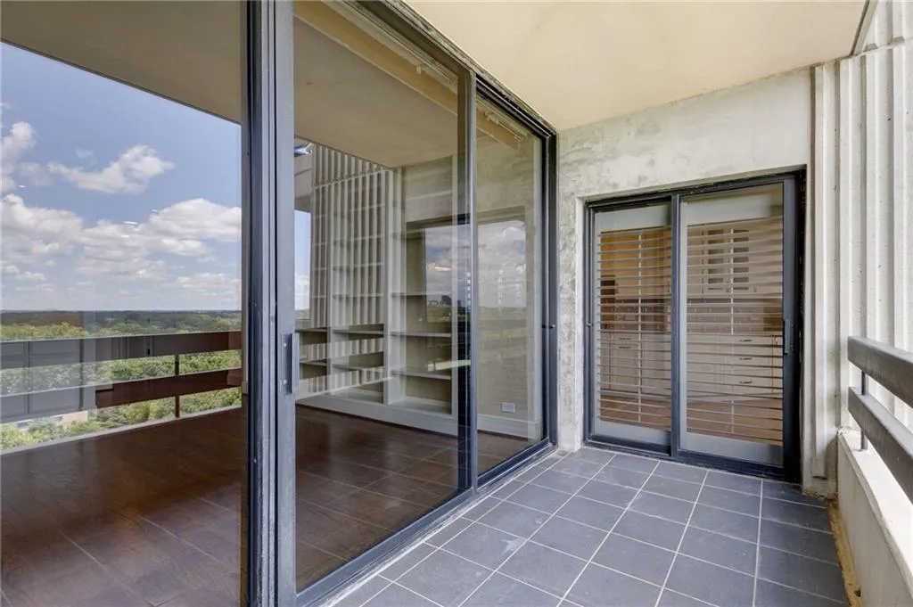2660 Peachtree Road Nw Unit 20d, Atlanta, Georgia 30305, 4 Bedrooms Bedrooms, ,3 BathroomsBathrooms,Residential,For Sale,2660 Peachtree Road Nw Unit 20d,7612697