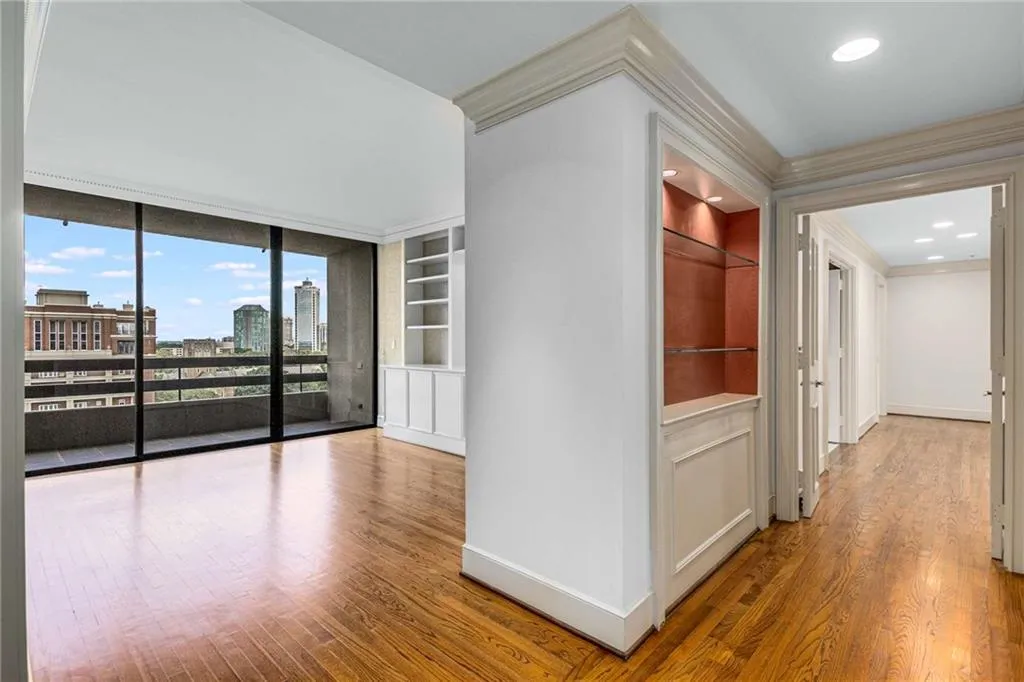 2660 Peachtree Road Nw Unit 20d, Atlanta, Georgia 30305, 4 Bedrooms Bedrooms, ,3 BathroomsBathrooms,Residential,For Sale,2660 Peachtree Road Nw Unit 20d,7612697