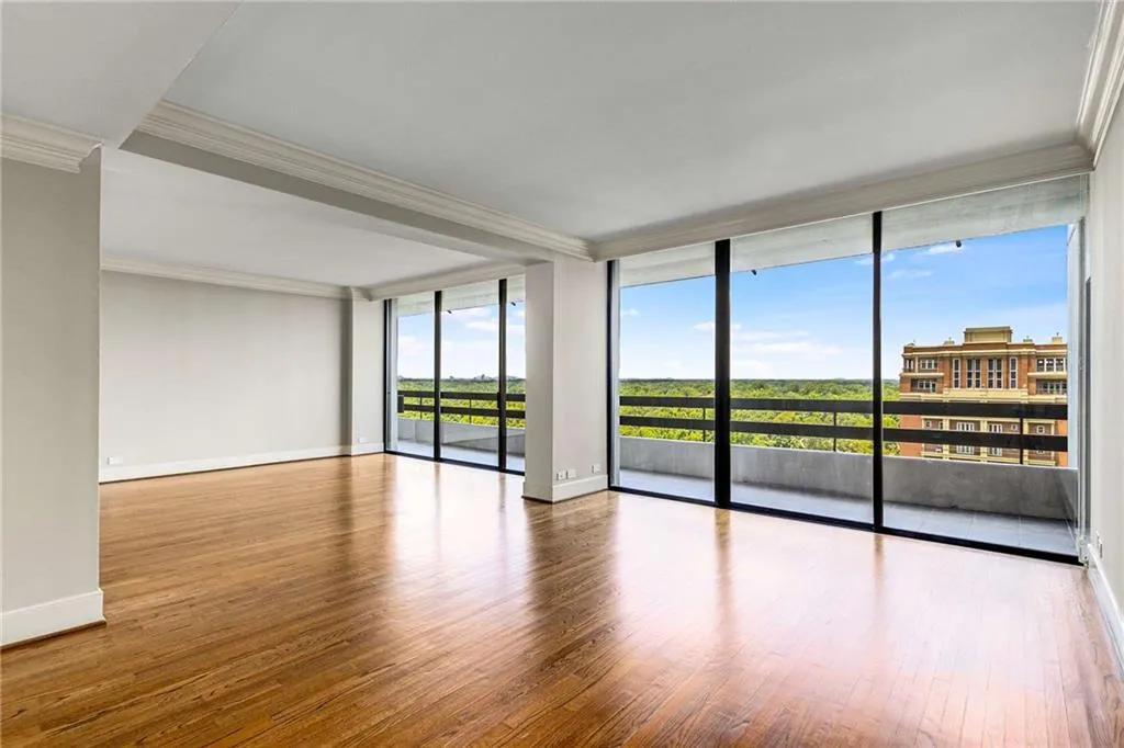2660 Peachtree Road Nw Unit 20d, Atlanta, Georgia 30305, 4 Bedrooms Bedrooms, ,3 BathroomsBathrooms,Residential,For Sale,2660 Peachtree Road Nw Unit 20d,7612697