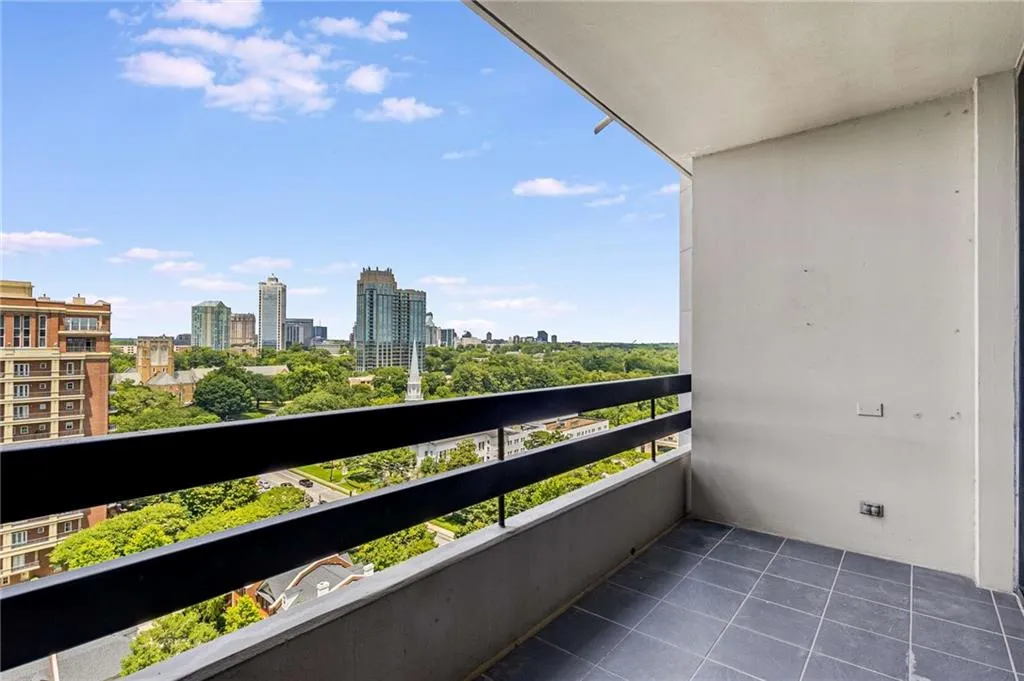 2660 Peachtree Road Nw Unit 20d, Atlanta, Georgia 30305, 4 Bedrooms Bedrooms, ,3 BathroomsBathrooms,Residential,For Sale,2660 Peachtree Road Nw Unit 20d,7612697