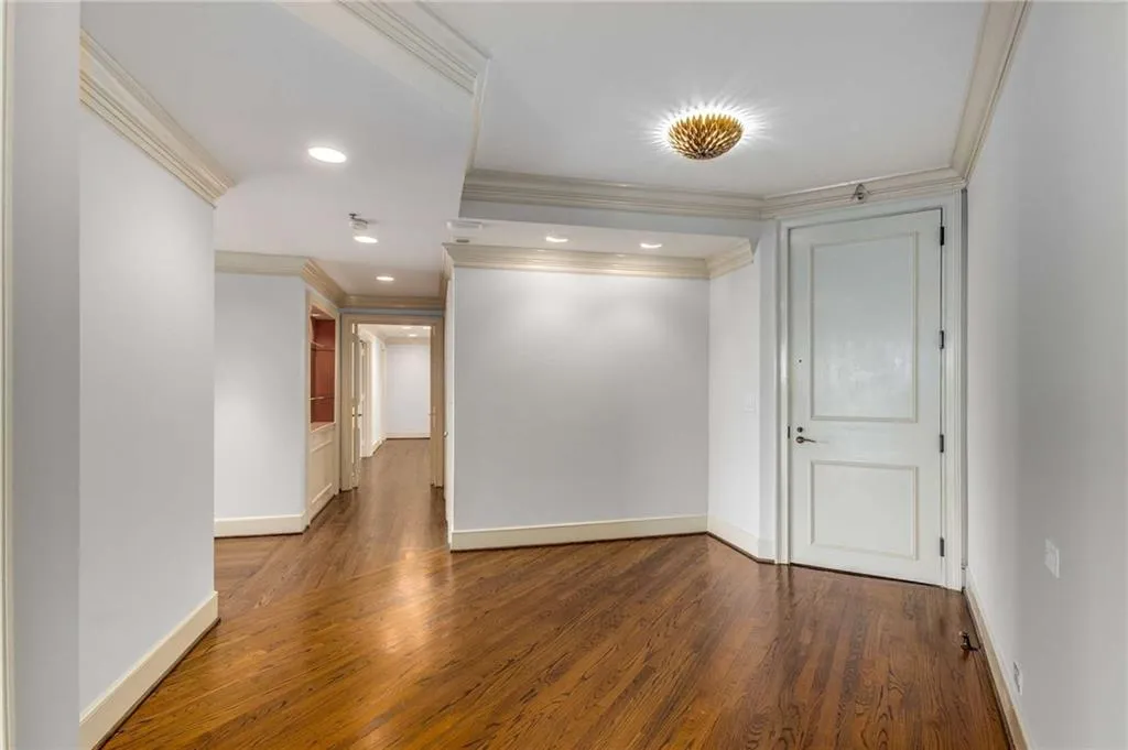 2660 Peachtree Road Nw Unit 20d, Atlanta, Georgia 30305, 4 Bedrooms Bedrooms, ,3 BathroomsBathrooms,Residential,For Sale,2660 Peachtree Road Nw Unit 20d,7612697