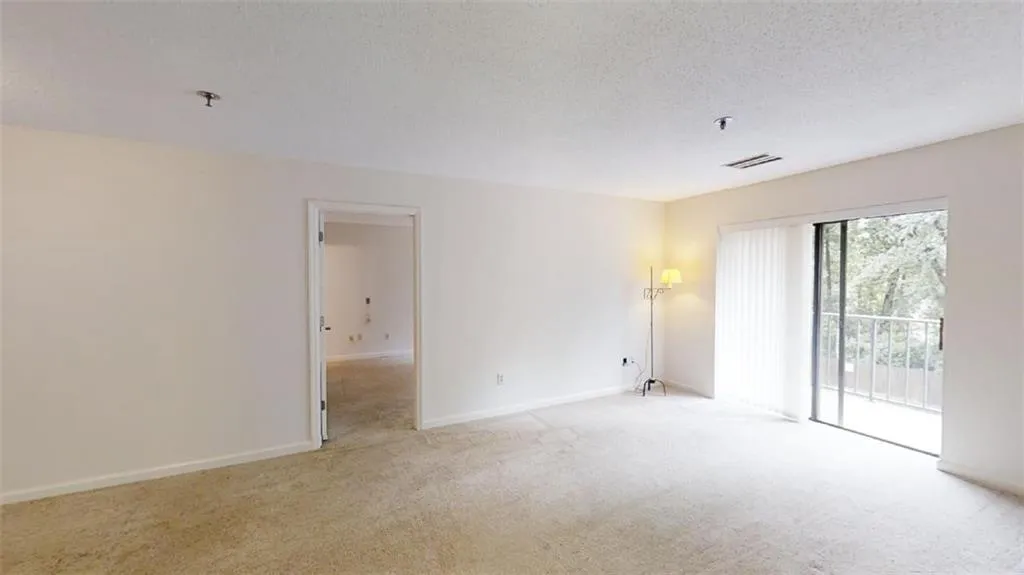 300 Johnson Ferry Road Ne Unit A203, Sandy Springs, Georgia 30328, 2 Bedrooms Bedrooms, ,2 BathroomsBathrooms,Residential,Sold,300 Johnson Ferry Road Ne Unit A203,7234000
