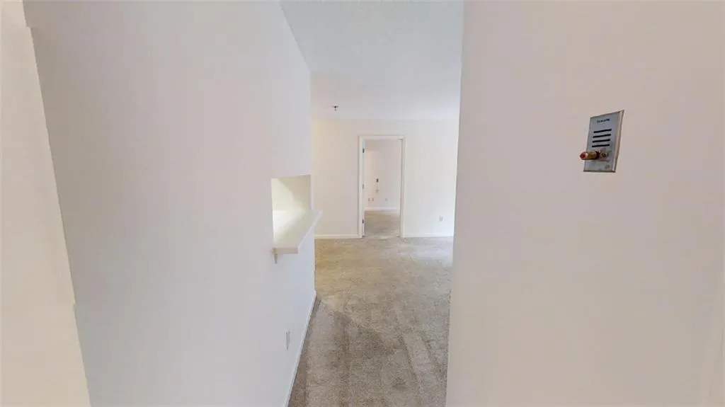 300 Johnson Ferry Road Ne Unit A203, Sandy Springs, Georgia 30328, 2 Bedrooms Bedrooms, ,2 BathroomsBathrooms,Residential,Sold,300 Johnson Ferry Road Ne Unit A203,7234000