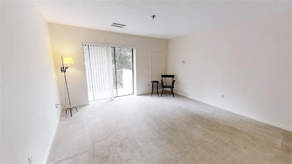 300 Johnson Ferry Road Ne Unit A203, Sandy Springs, Georgia 30328, 2 Bedrooms Bedrooms, ,2 BathroomsBathrooms,Residential,Sold,300 Johnson Ferry Road Ne Unit A203,7234000