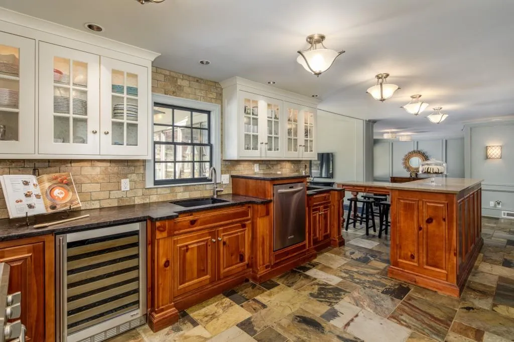 1880 Redbourne Drive, Sandy Springs, Georgia 30350, 5 Bedrooms Bedrooms, ,4 BathroomsBathrooms,Residential,Sold,1880 Redbourne Drive,6005962