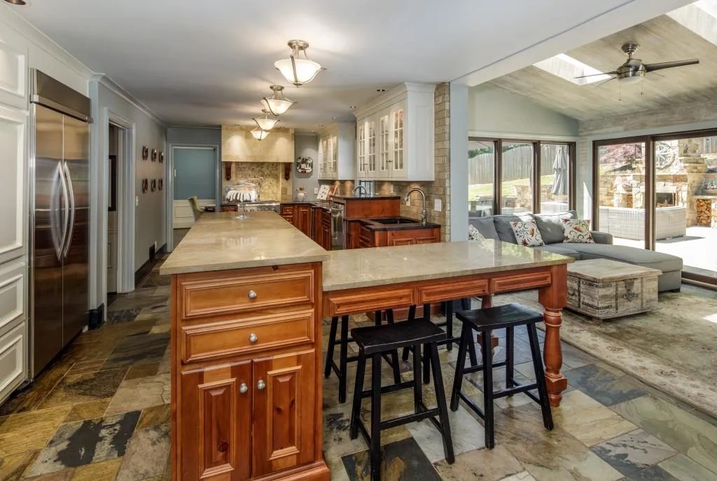 1880 Redbourne Drive, Sandy Springs, Georgia 30350, 5 Bedrooms Bedrooms, ,4 BathroomsBathrooms,Residential,Sold,1880 Redbourne Drive,6005962