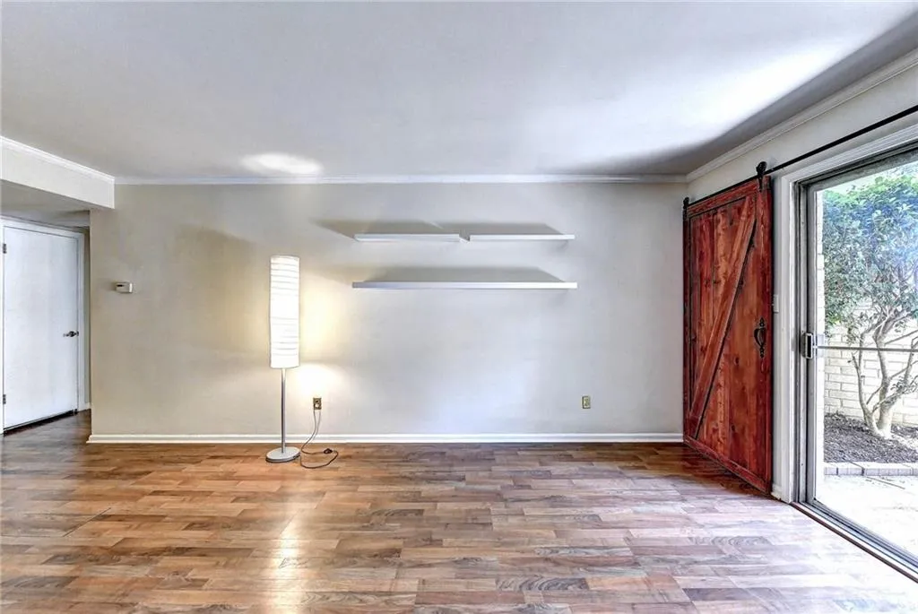 5400 Roswell Road Unit C2, Sandy Springs, Georgia 30342, 1 Bedroom Bedrooms, ,1 BathroomBathrooms,Residential,Sold,5400 Roswell Road Unit C2,7078185