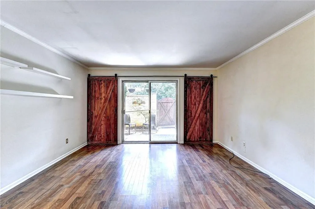 5400 Roswell Road Unit C2, Sandy Springs, Georgia 30342, 1 Bedroom Bedrooms, ,1 BathroomBathrooms,Residential,Sold,5400 Roswell Road Unit C2,7078185