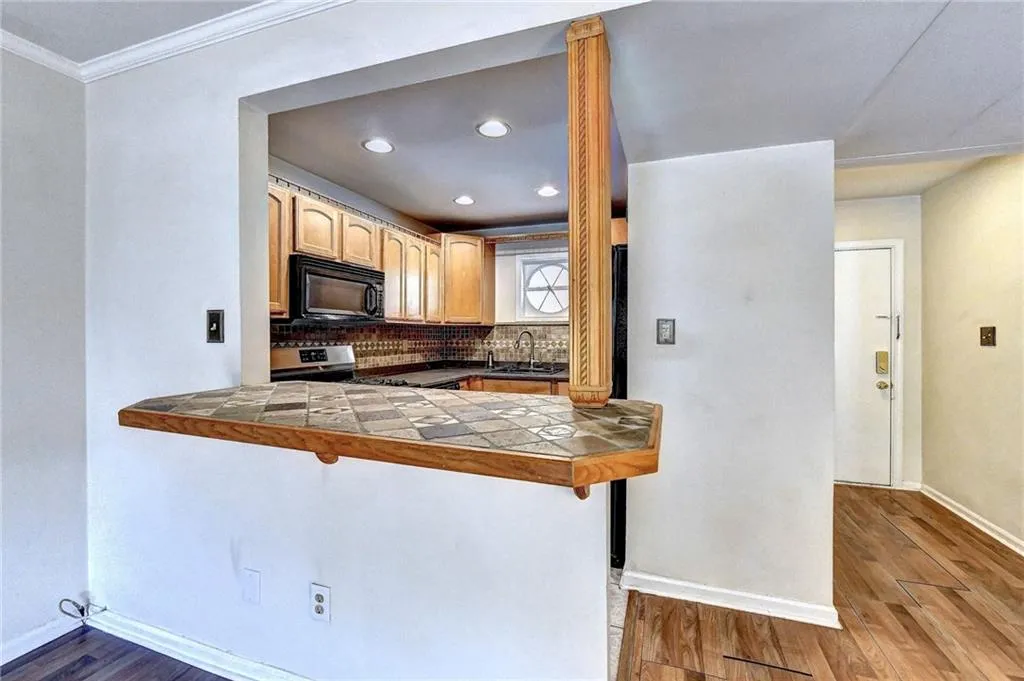 5400 Roswell Road Unit C2, Sandy Springs, Georgia 30342, 1 Bedroom Bedrooms, ,1 BathroomBathrooms,Residential,Sold,5400 Roswell Road Unit C2,7078185