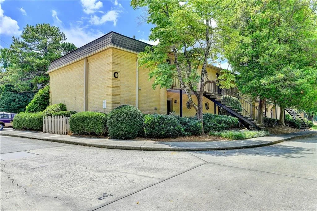5400 Roswell Road Unit C2, Sandy Springs, Georgia 30342, 1 Bedroom Bedrooms, ,1 BathroomBathrooms,Residential,Sold,5400 Roswell Road Unit C2,7078185