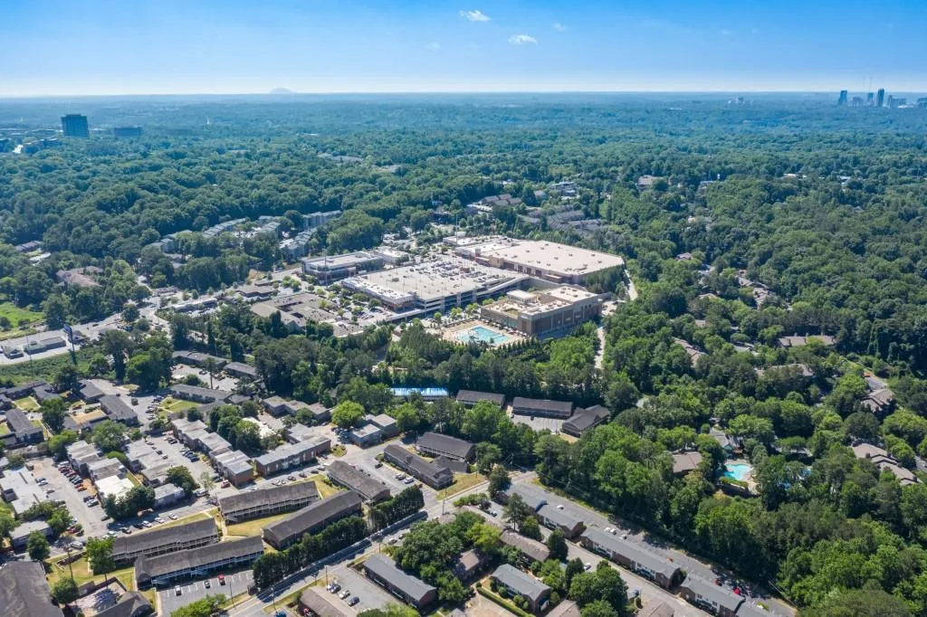 5569 Kingsport Drive, Sandy Springs, Georgia 30342, 2 Bedrooms Bedrooms, ,1 BathroomBathrooms,Residential,Sold,5569 Kingsport Drive,6562022