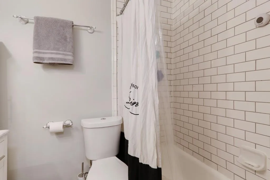 5569 Kingsport Drive, Sandy Springs, Georgia 30342, 2 Bedrooms Bedrooms, ,1 BathroomBathrooms,Residential,Sold,5569 Kingsport Drive,6562022