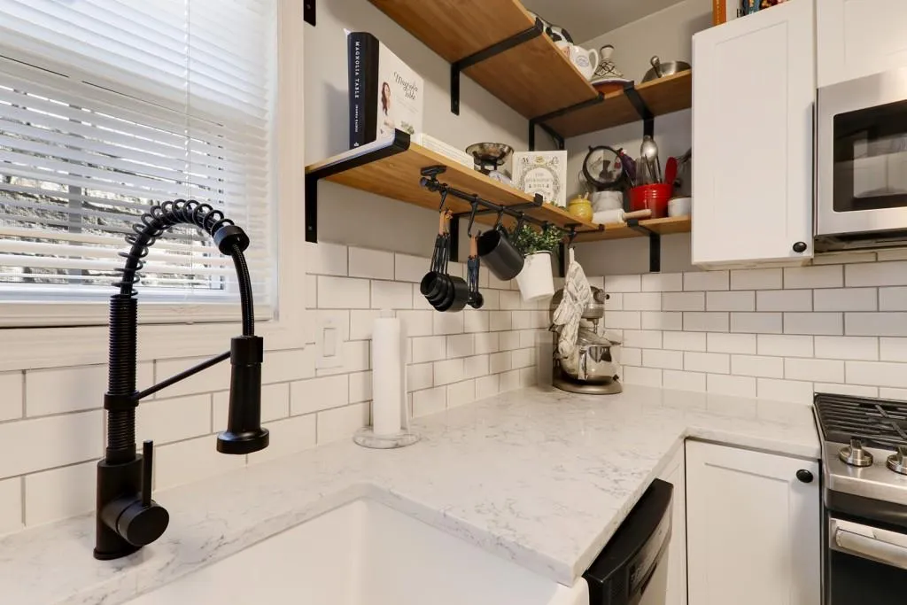 5569 Kingsport Drive, Sandy Springs, Georgia 30342, 2 Bedrooms Bedrooms, ,1 BathroomBathrooms,Residential,Sold,5569 Kingsport Drive,6562022