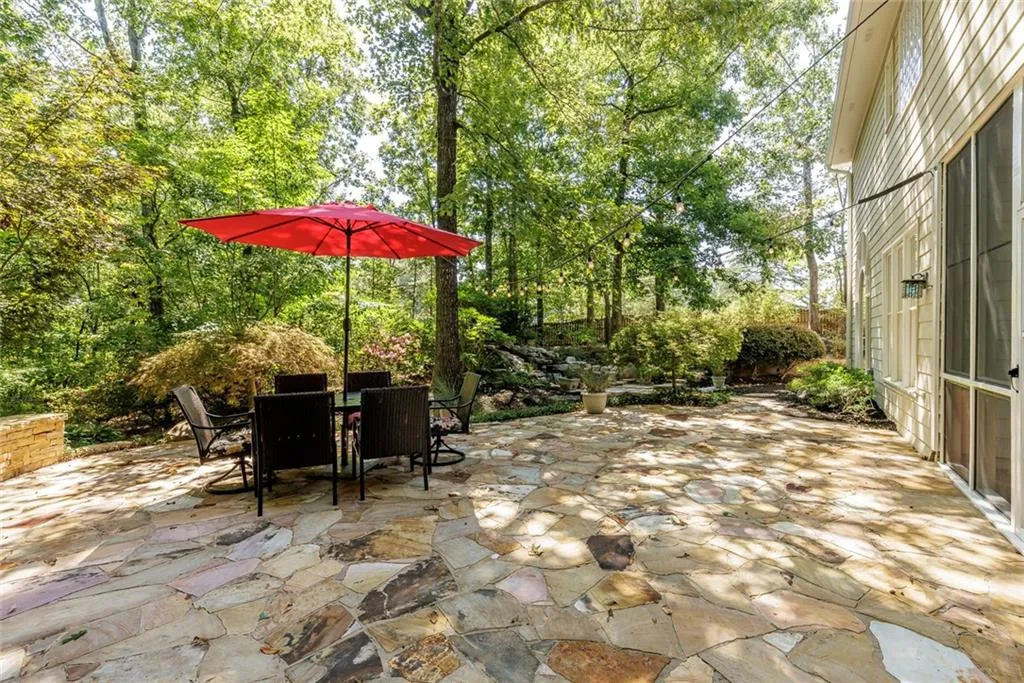 130 Belvedere Court, Sandy Springs, Georgia 30350, 5 Bedrooms Bedrooms, ,4 BathroomsBathrooms,Residential,Sold,130 Belvedere Court,7449076