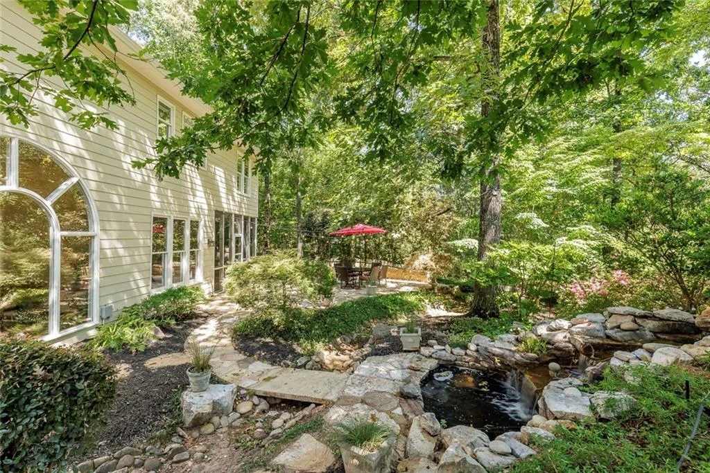 130 Belvedere Court, Sandy Springs, Georgia 30350, 5 Bedrooms Bedrooms, ,4 BathroomsBathrooms,Residential,Sold,130 Belvedere Court,7449076