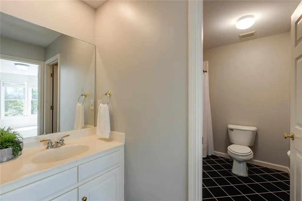 130 Belvedere Court, Sandy Springs, Georgia 30350, 5 Bedrooms Bedrooms, ,4 BathroomsBathrooms,Residential,Sold,130 Belvedere Court,7449076