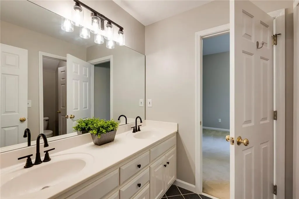 130 Belvedere Court, Sandy Springs, Georgia 30350, 5 Bedrooms Bedrooms, ,4 BathroomsBathrooms,Residential,Sold,130 Belvedere Court,7449076