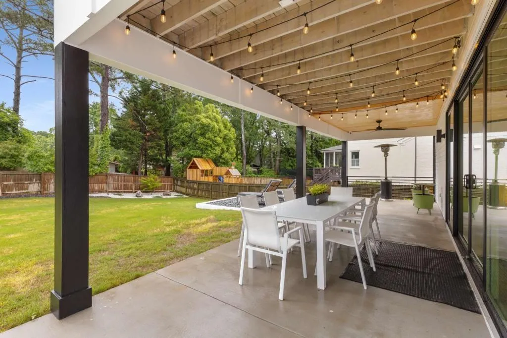 2385 Nesbitt Drive, Brookhaven, Georgia 30319, 5 Bedrooms Bedrooms, ,5 BathroomsBathrooms,Residential,For Sale,2385 Nesbitt Drive,7616952