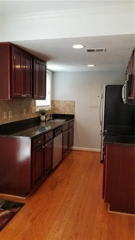 6900 Roswell Road Unit J2, Sandy Springs, Georgia 30328, 2 Bedrooms Bedrooms, ,2 BathroomsBathrooms,Residential,Sold,6900 Roswell Road Unit J2,6543138