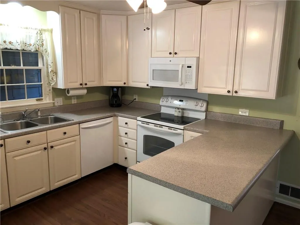 7655 Ryefield Drive, Atlanta, Georgia 30350, 4 Bedrooms Bedrooms, ,3 BathroomsBathrooms,Residential,Sold,7655 Ryefield Drive,6090345