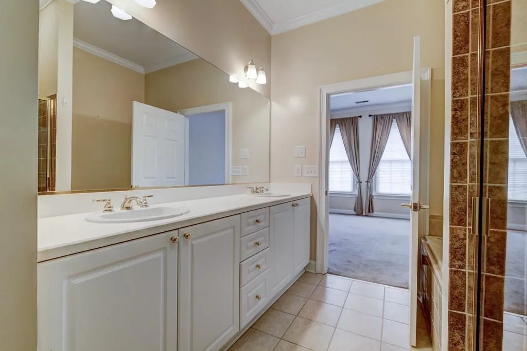 5415 Northland Drive Unit 101, Sandy Springs, Georgia 30342, 1 Bedroom Bedrooms, ,1 BathroomBathrooms,Residential,Sold,5415 Northland Drive Unit 101,6013675
