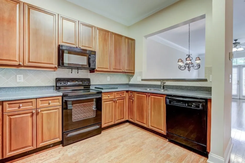 5415 Northland Drive Unit 101, Sandy Springs, Georgia 30342, 1 Bedroom Bedrooms, ,1 BathroomBathrooms,Residential,Sold,5415 Northland Drive Unit 101,6013675
