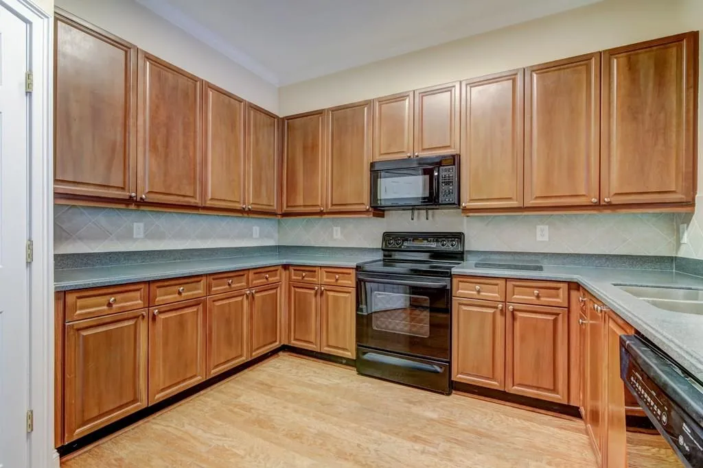 5415 Northland Drive Unit 101, Sandy Springs, Georgia 30342, 1 Bedroom Bedrooms, ,1 BathroomBathrooms,Residential,Sold,5415 Northland Drive Unit 101,6013675