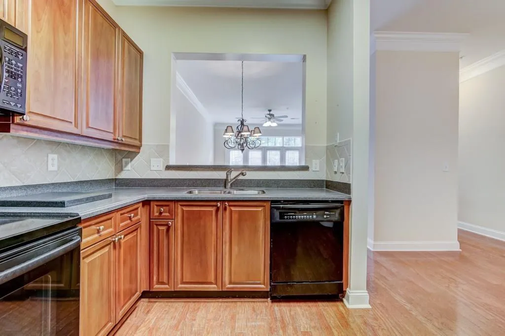 5415 Northland Drive Unit 101, Sandy Springs, Georgia 30342, 1 Bedroom Bedrooms, ,1 BathroomBathrooms,Residential,Sold,5415 Northland Drive Unit 101,6013675