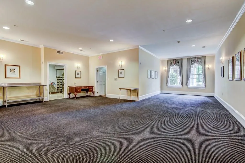 5415 Northland Drive Unit 101, Sandy Springs, Georgia 30342, 1 Bedroom Bedrooms, ,1 BathroomBathrooms,Residential,Sold,5415 Northland Drive Unit 101,6013675