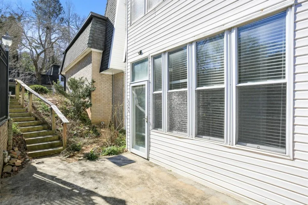 5105 Chemin De Vie, Atlanta, Georgia 30342, 2 Bedrooms Bedrooms, ,2 BathroomsBathrooms,Residential,Sold,5105 Chemin De Vie,7001910