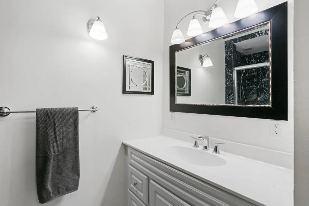 5105 Chemin De Vie, Atlanta, Georgia 30342, 2 Bedrooms Bedrooms, ,2 BathroomsBathrooms,Residential,Sold,5105 Chemin De Vie,7001910