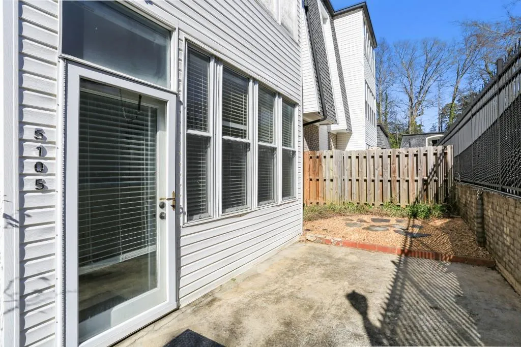 5105 Chemin De Vie, Atlanta, Georgia 30342, 2 Bedrooms Bedrooms, ,2 BathroomsBathrooms,Residential,Sold,5105 Chemin De Vie,7001910