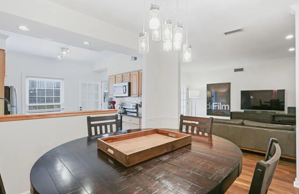 5105 Chemin De Vie, Atlanta, Georgia 30342, 2 Bedrooms Bedrooms, ,2 BathroomsBathrooms,Residential,Sold,5105 Chemin De Vie,7001910