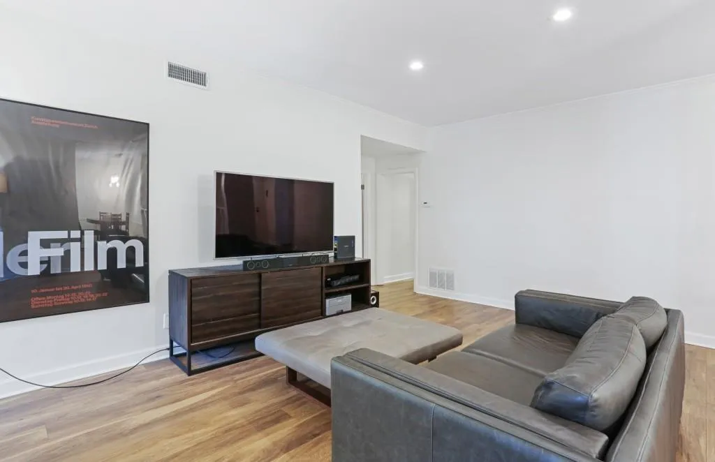 5105 Chemin De Vie, Atlanta, Georgia 30342, 2 Bedrooms Bedrooms, ,2 BathroomsBathrooms,Residential,Sold,5105 Chemin De Vie,7001910